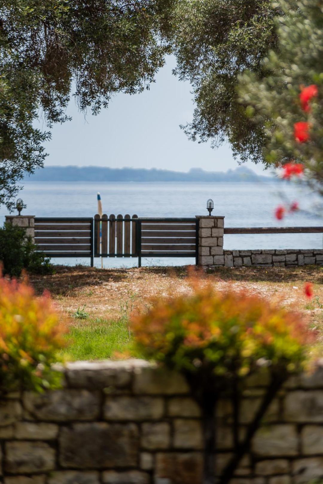 Waterfront Barbati by Villa2be Bagian luar foto